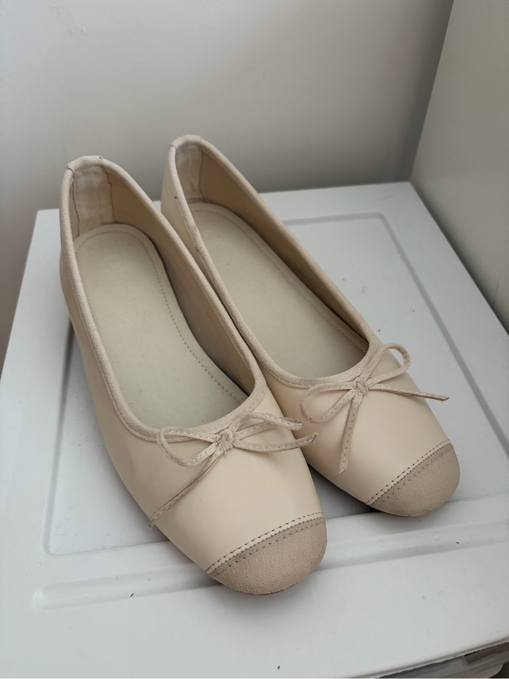 Soft Leather Women's Bow Ballet Flats - Cream